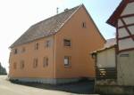 ehemaliges Gasthaus Hirsch. Der Eingang befand sich an der Vorderseite. Heute in Privatbesitz und 2005 renoviert.
